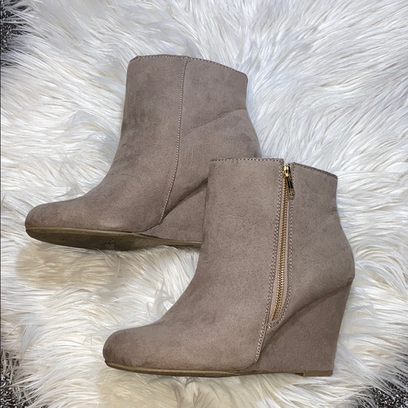 Report zippered taupe wedge booties - Picture 2 of 5